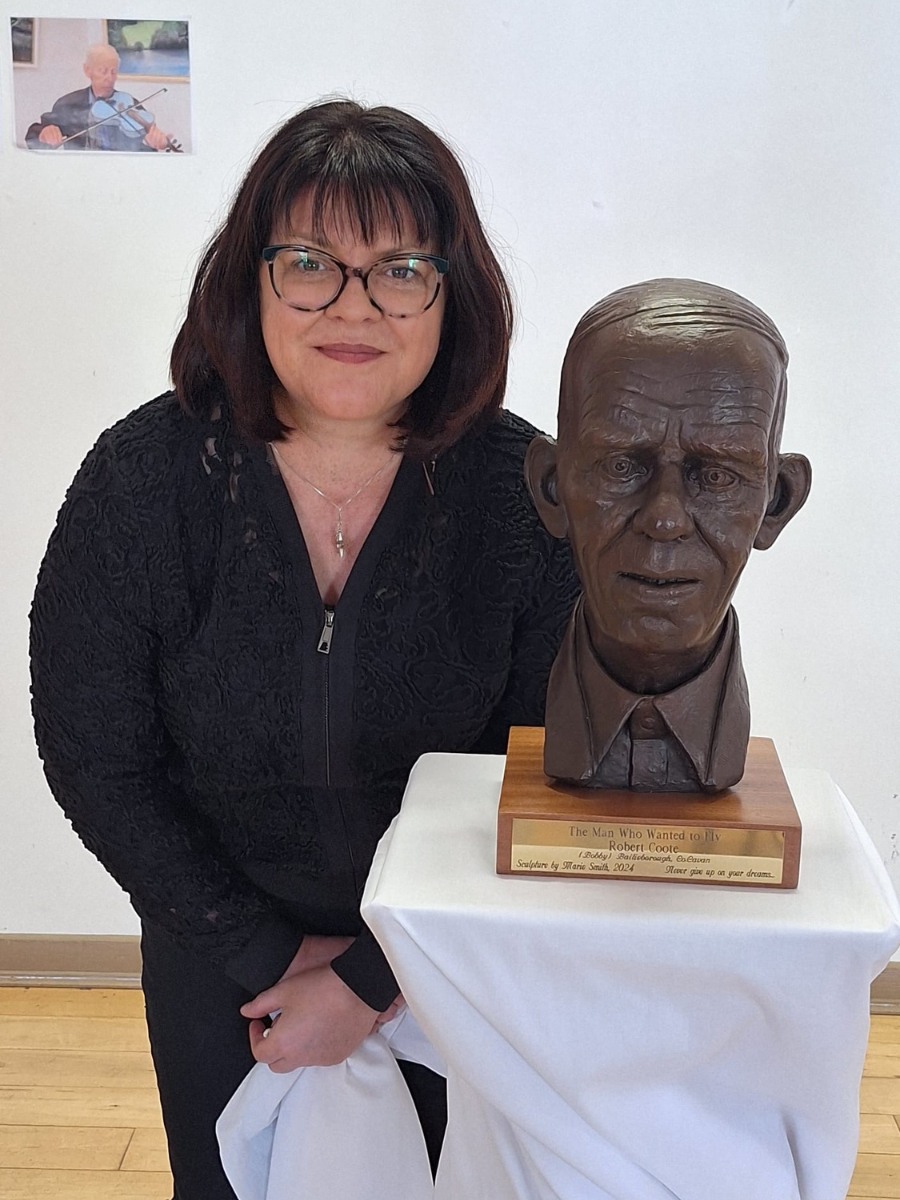 Marie Smith Sculpture - Bobby Coote portrait unveiling 11a